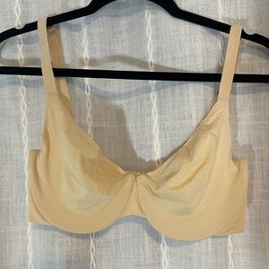 NWT SKIMS Smoothing Intimates Full Coverage Bra